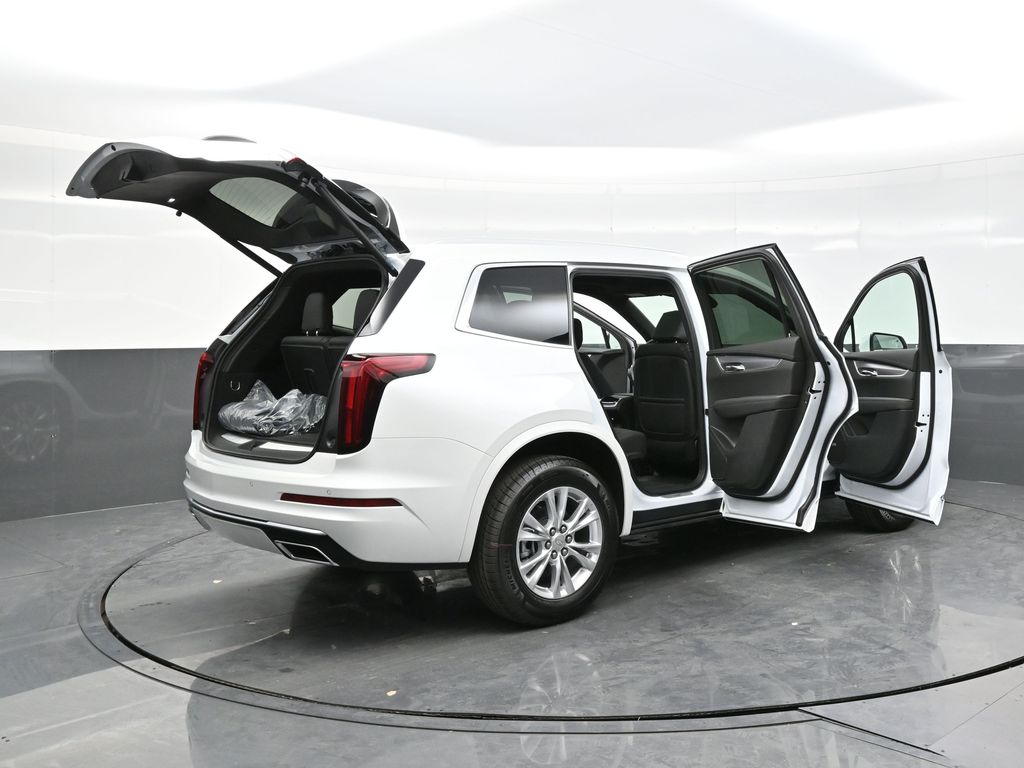 2025 Cadillac XT6 Luxury photo 38