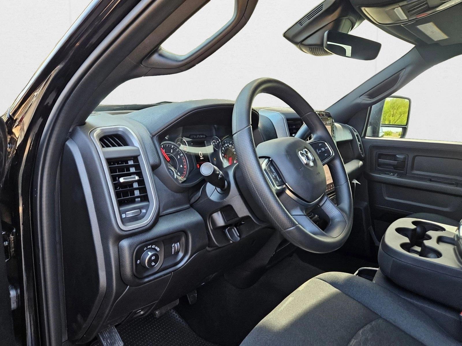 2025 Ram 2500 Tradesman photo 3