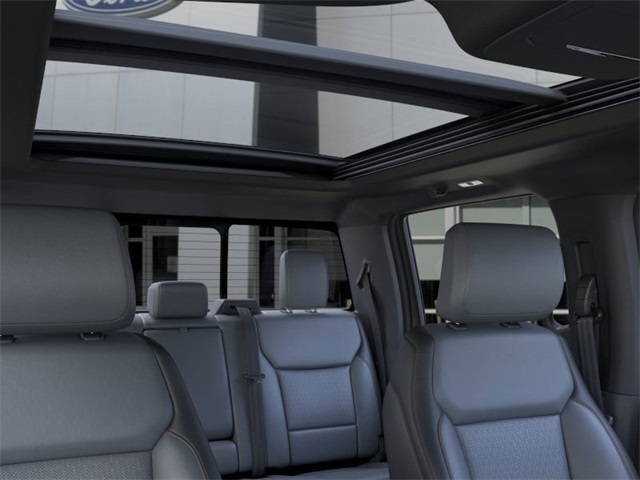 2025 Ford F-150 Lightning Lariat photo 22