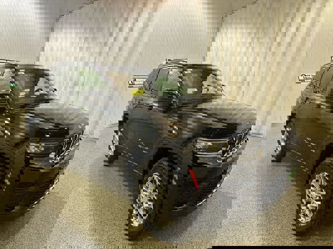 2025 Jeep Grand Cherokee Laredo's photo