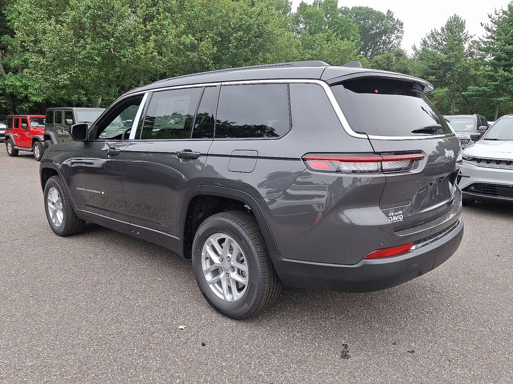 2025 Jeep Grand Cherokee Laredo X photo 3