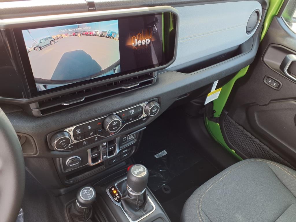 2025 Jeep Wrangler Sport S photo 4