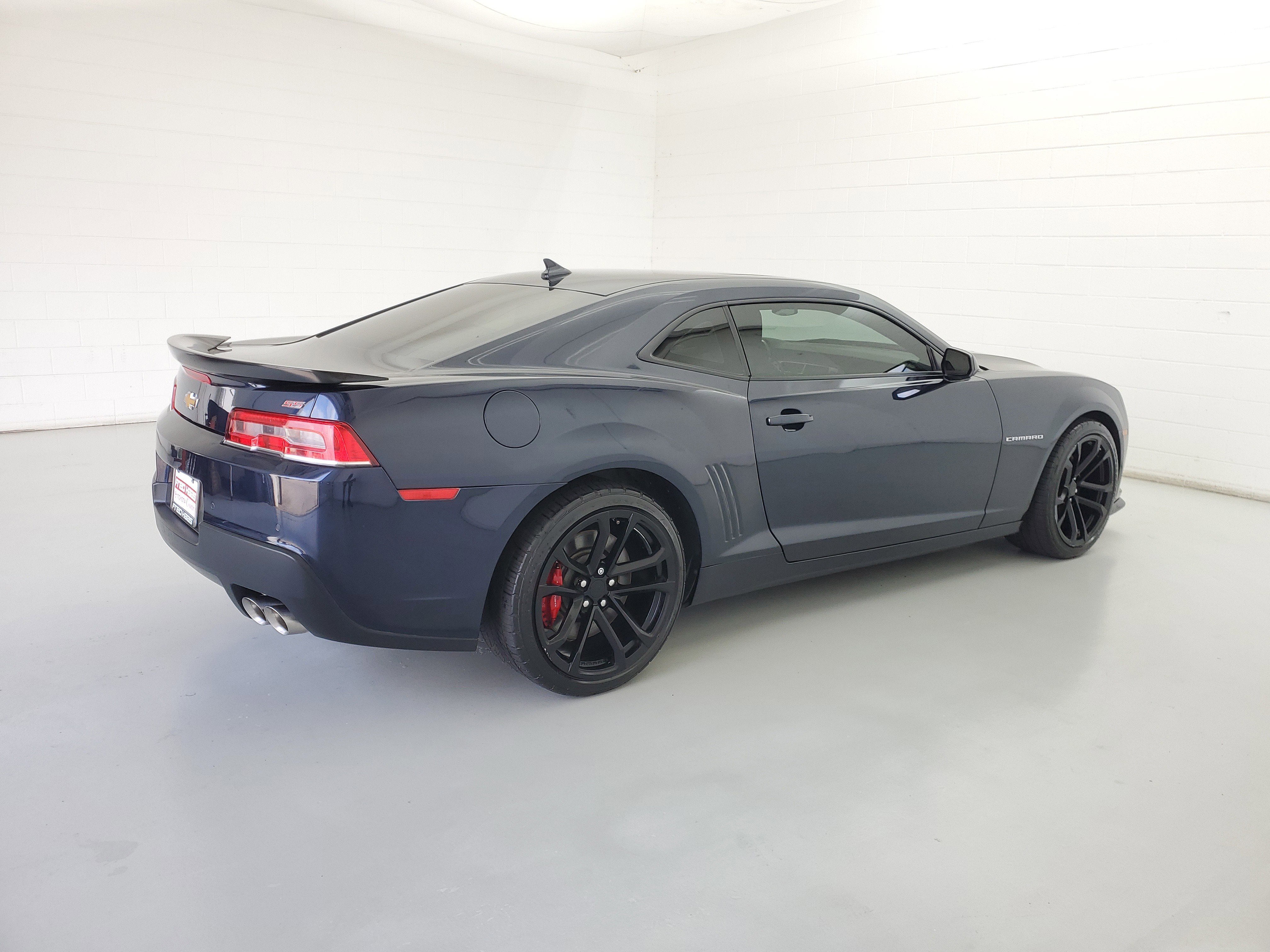 2015 Chevrolet Camaro 2SS photo 2