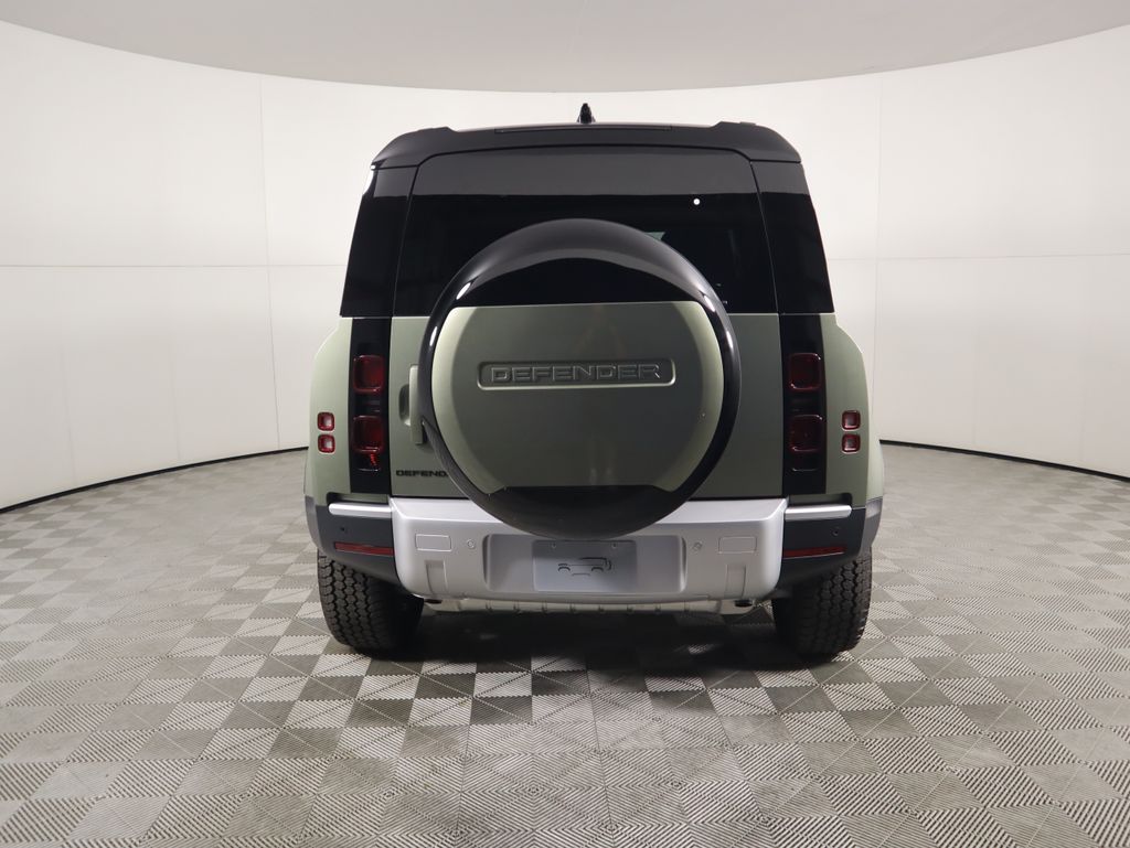 2025 Land Rover Defender 110 S photo 6