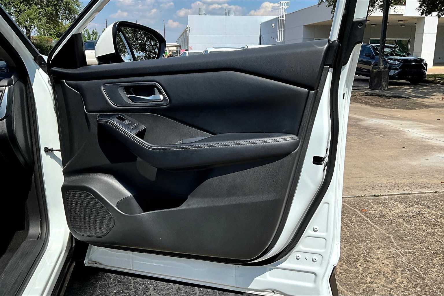 2024 Nissan Rogue SV photo 20