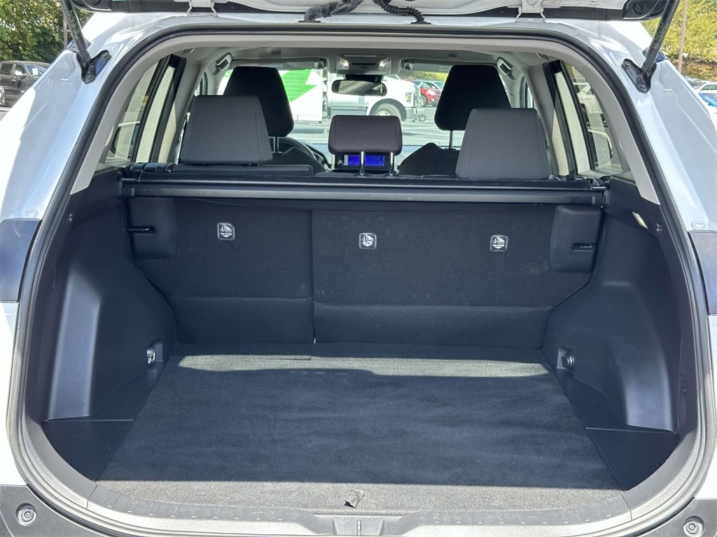 2024 Toyota RAV4 Hybrid XLE photo 12