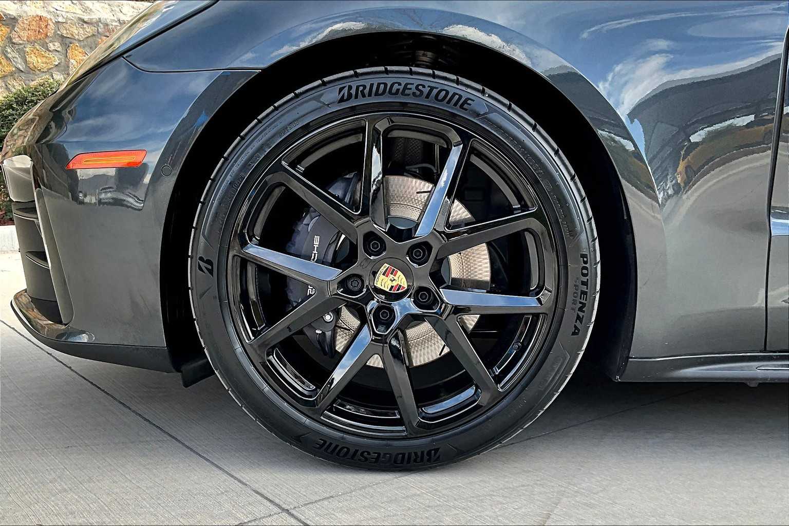 2025 Porsche Panamera 4 photo 11