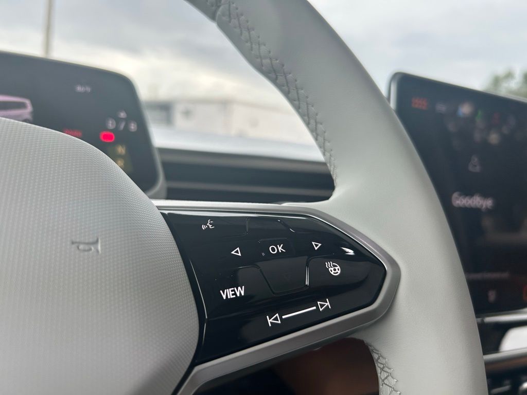 2025 Volkswagen ID. Buzz Pro Plus photo 16