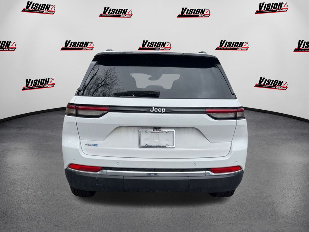 2024 Jeep Cherokee 4xe Base photo 6