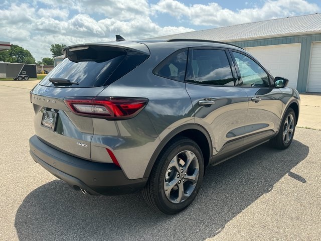 2025 Ford Escape ST-Line photo 4