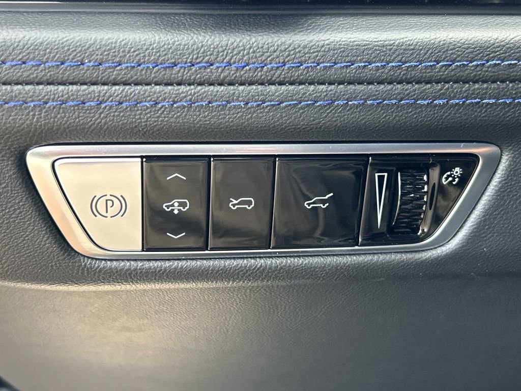 2026 Cadillac Escalade Luxury photo 29