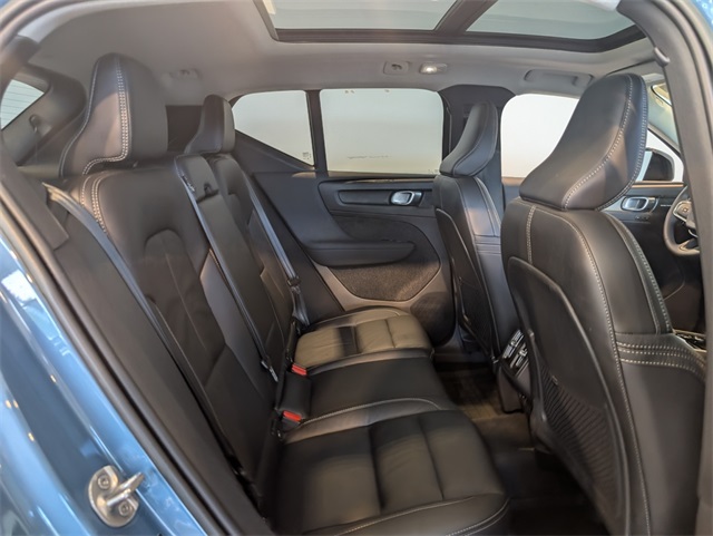 2023 Volvo XC40 Ultimate photo 29