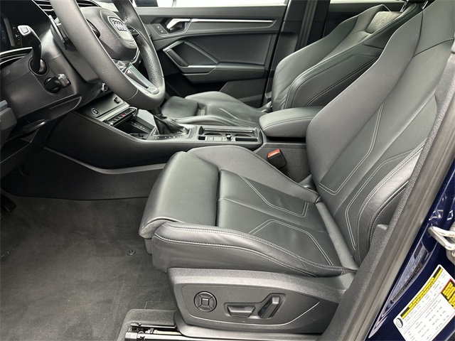 2025 Audi Q3 S line Premium photo 3