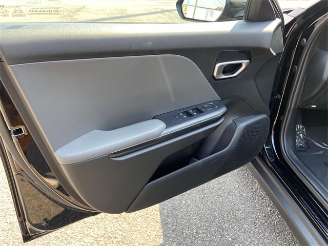 2025 Kia K4 LXS photo 11