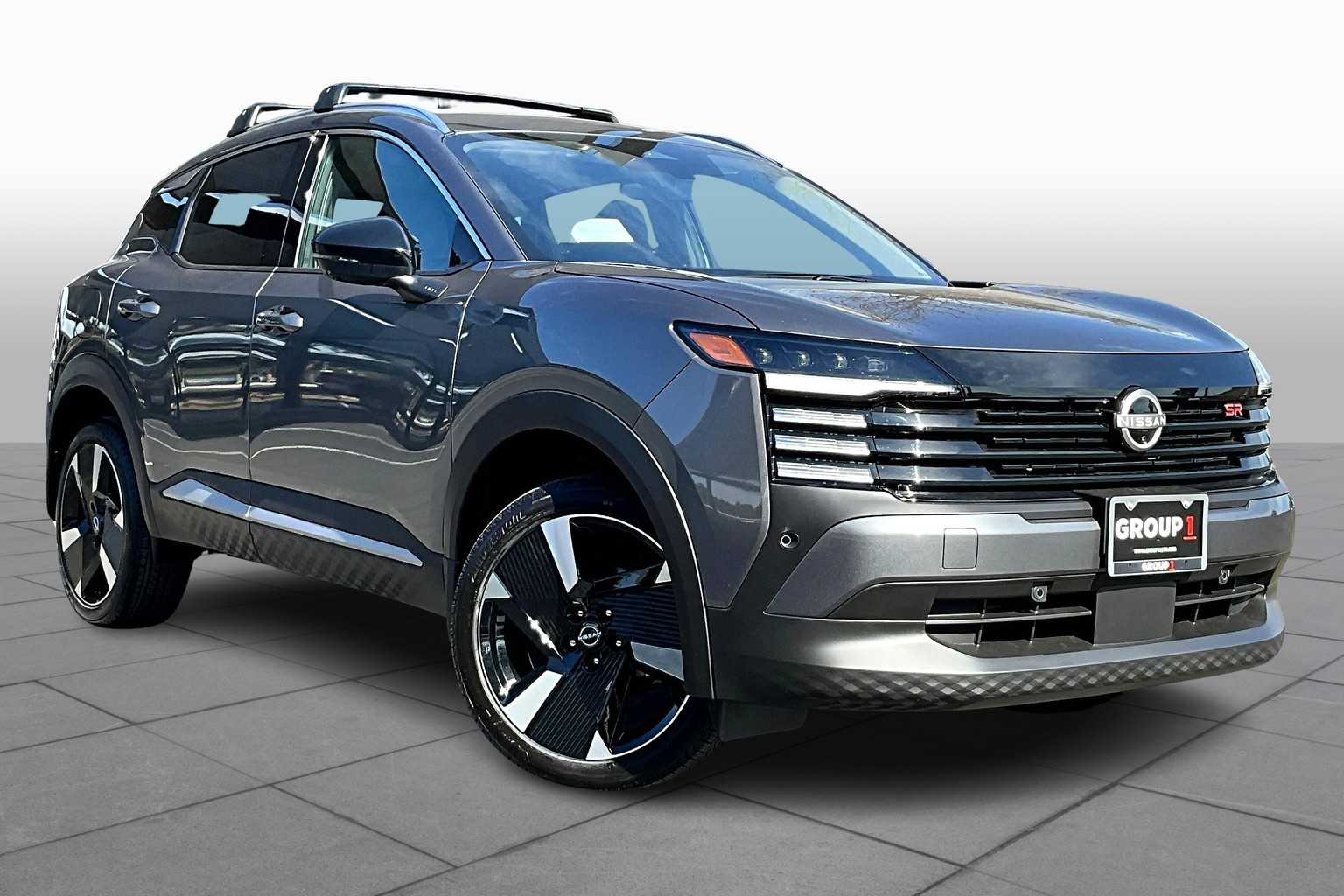 2026 Nissan Kicks SR photo 2