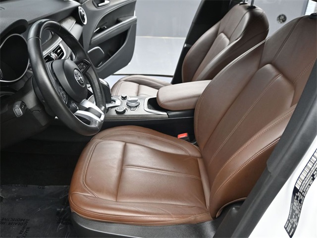 2022 Alfa Romeo Stelvio Ti photo 4