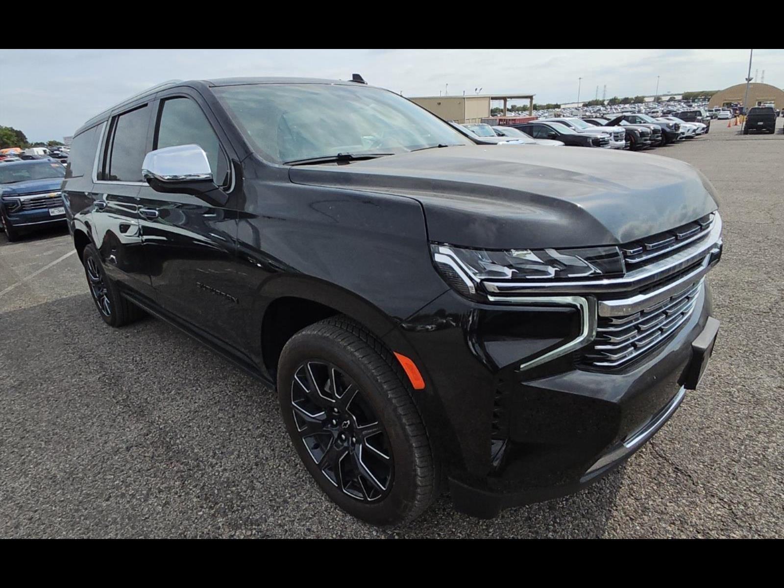 2024 Chevrolet Suburban Premier photo 3