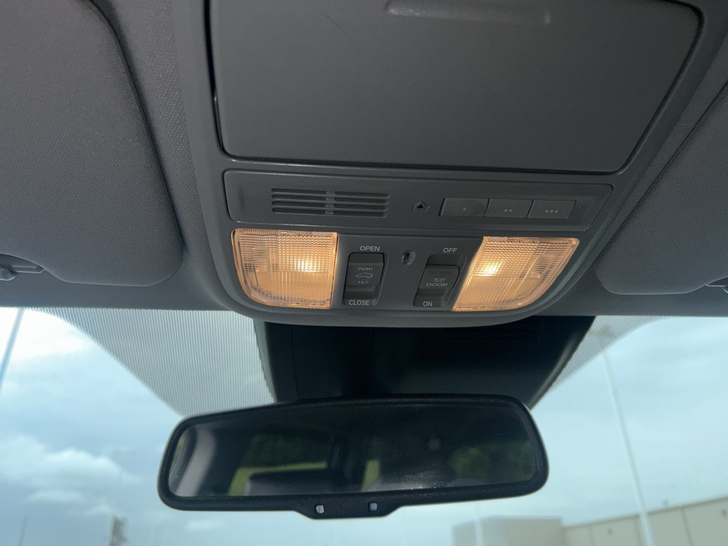 2019 Honda CR-V Touring photo 18