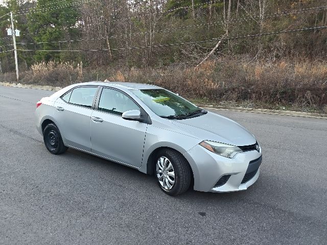 2014 Toyota Corolla LE's photo