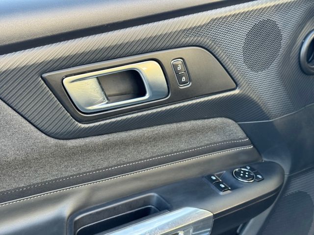 2024 Ford Mustang EcoBoost photo 5