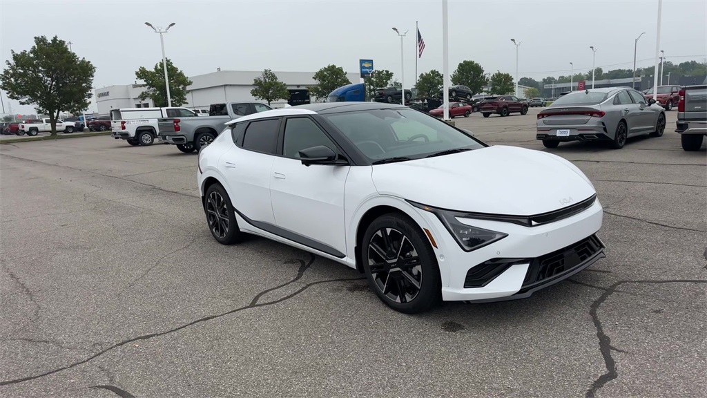 2025 Kia EV6 GT-Line photo 2