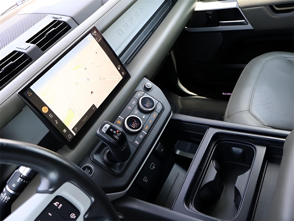 2022 Land Rover Defender 110 XS Edition photo 14