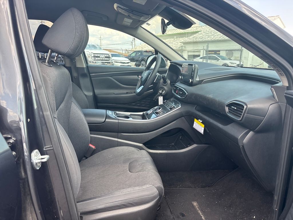 2022 Hyundai Santa Fe SE photo 4