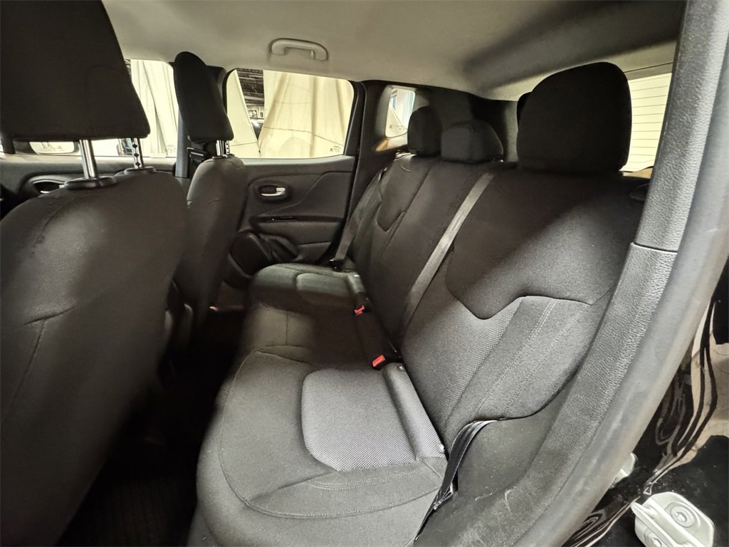 2023 Jeep Renegade Latitude Upland photo 20