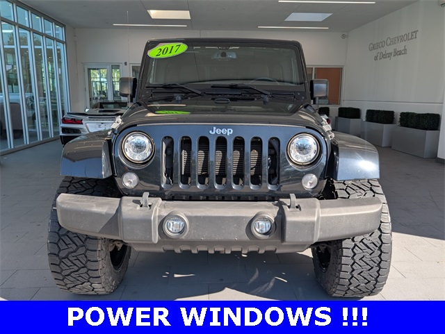 2017 Jeep Wrangler Unlimited Rubicon photo 2