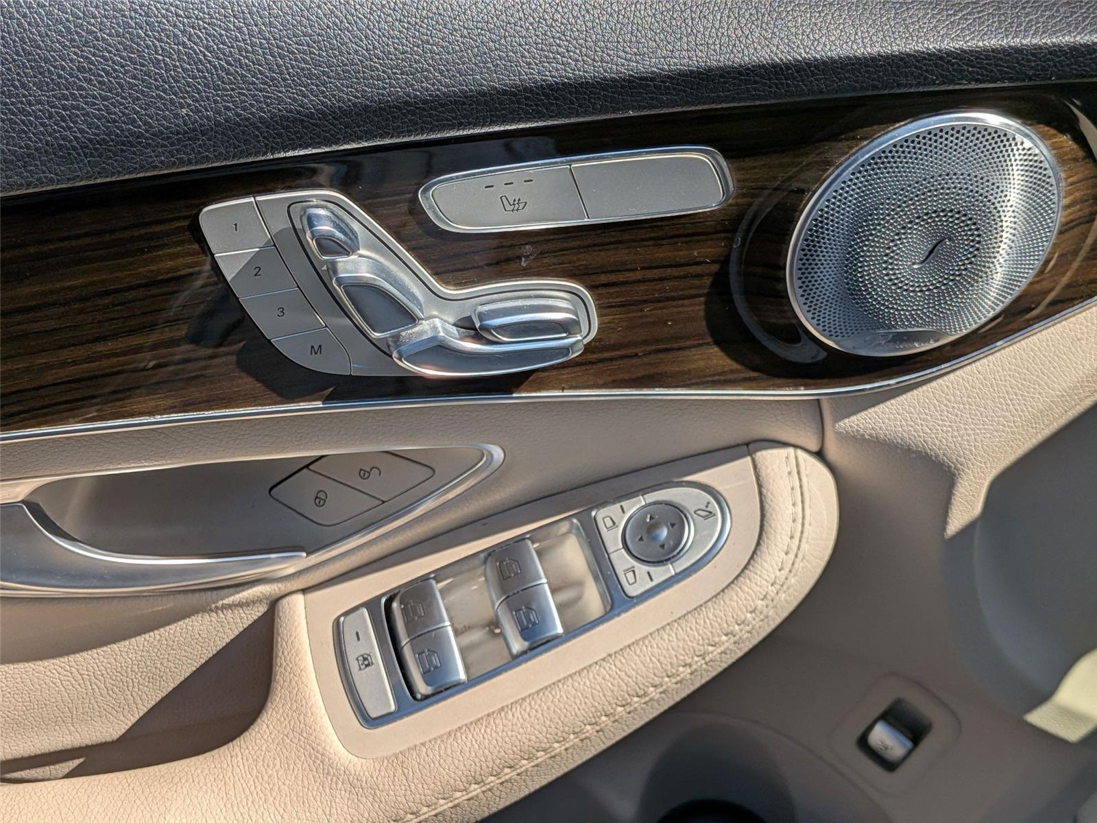 2017 Mercedes Benz C 300 4MATIC photo 10