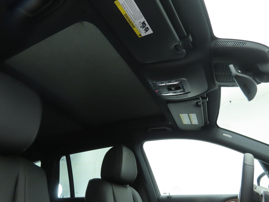 2025 Mercedes Benz GLS 450 4MATIC photo 18