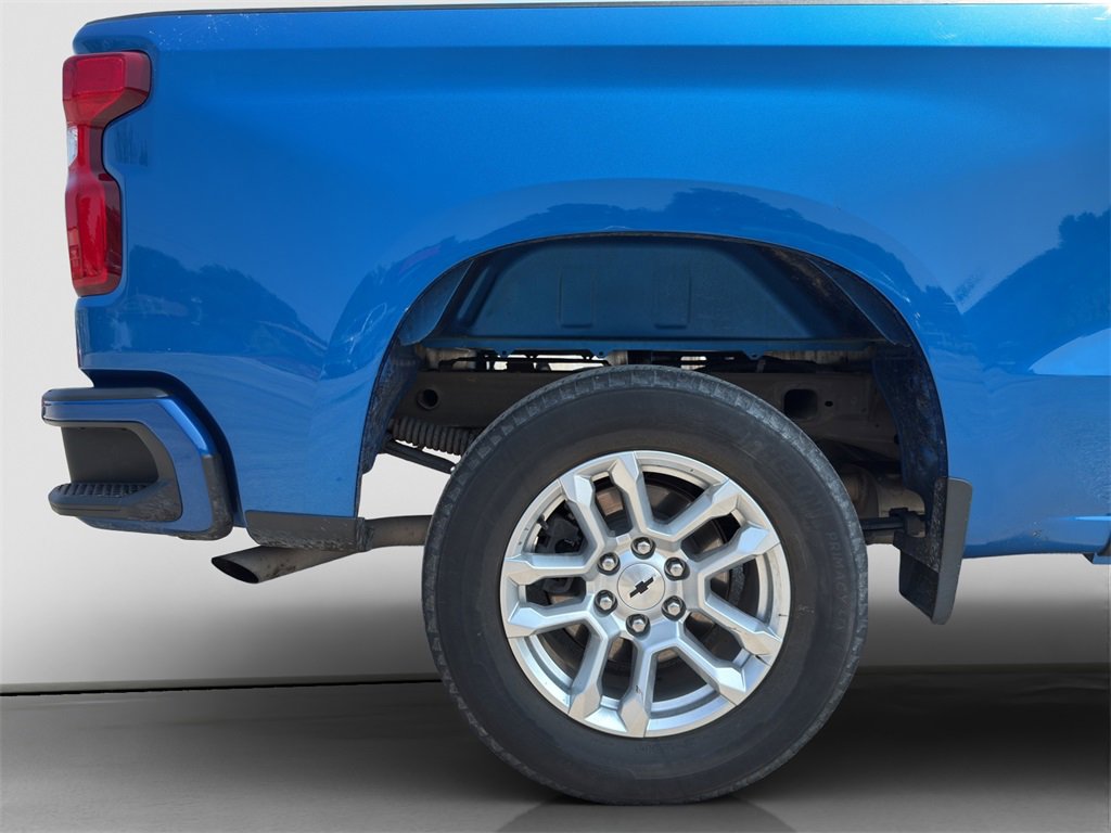 2022 Chevrolet Silverado RST photo 11