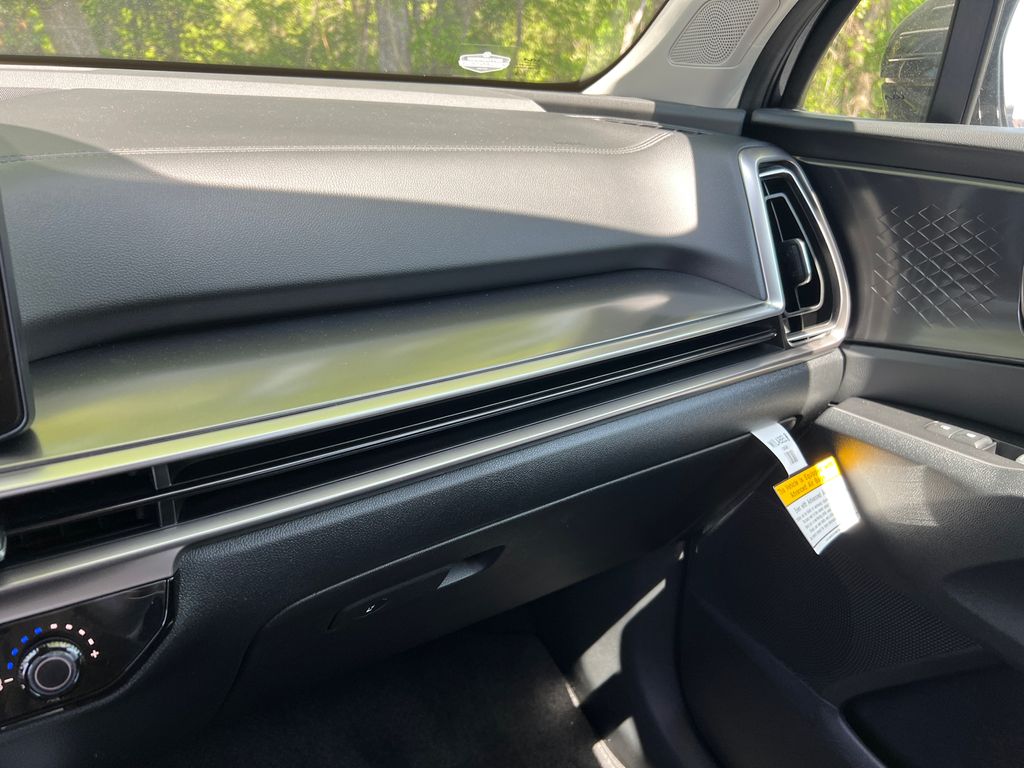 2025 Kia Sorento LX photo 27