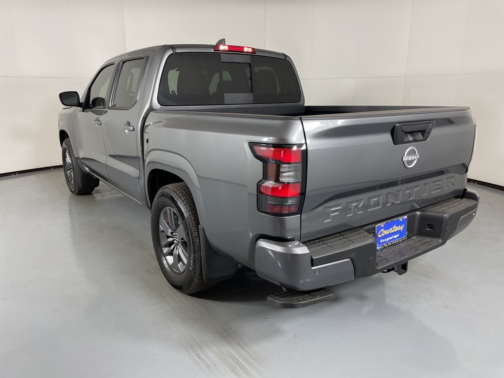 2025 Nissan Frontier Crew Cab SV photo 6