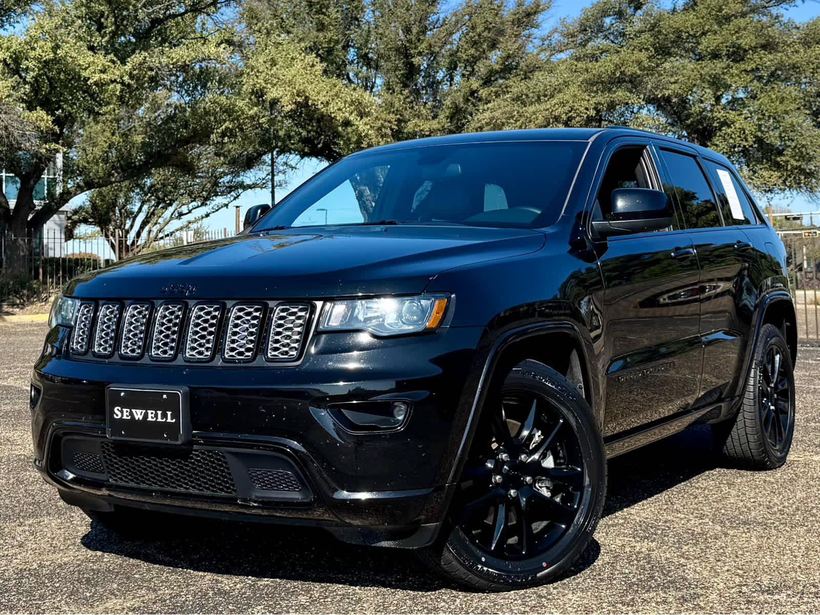 2021 Jeep Grand Cherokee Laredo X's photo