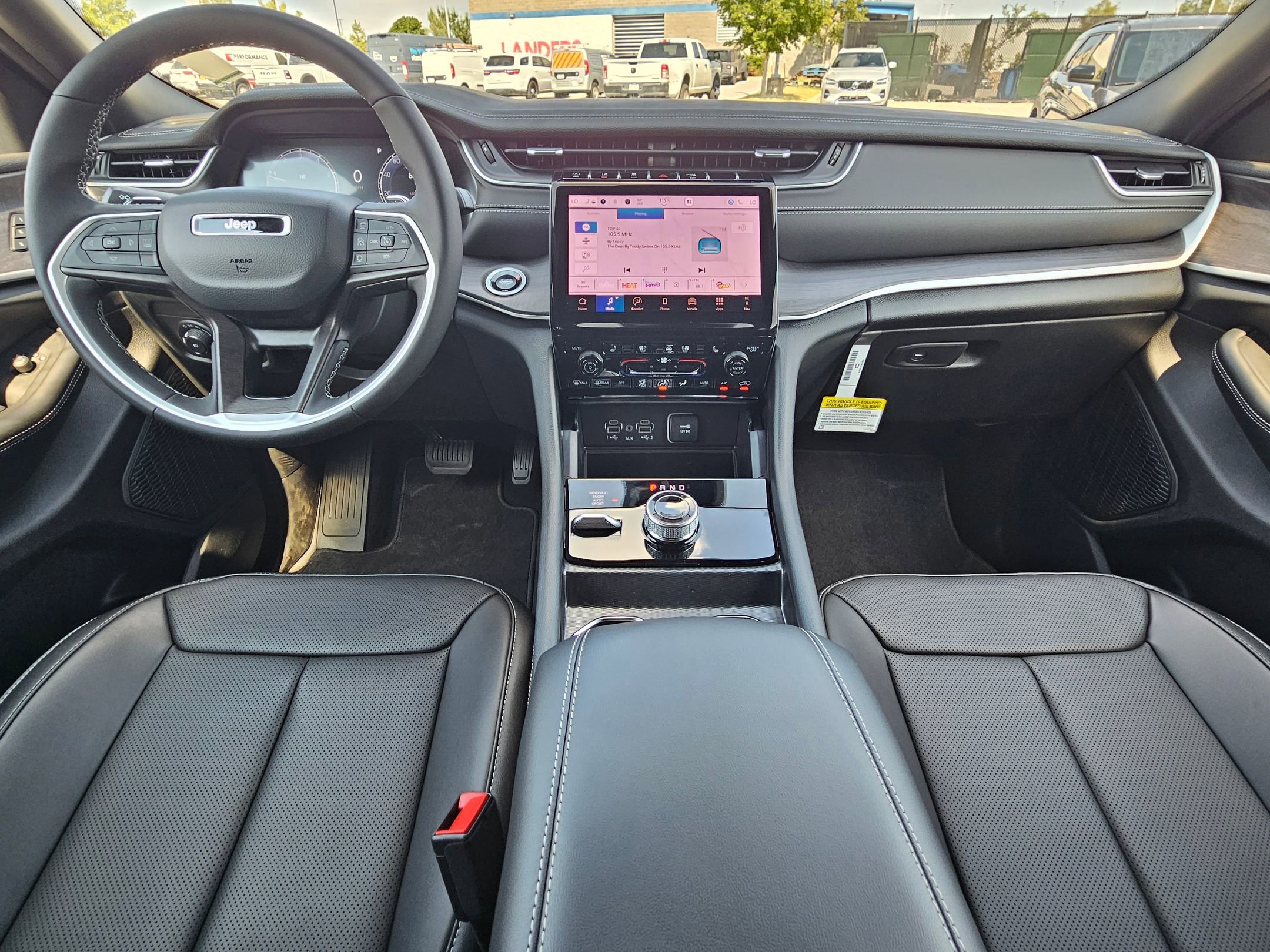 2025 Jeep Grand Cherokee Limited photo 9