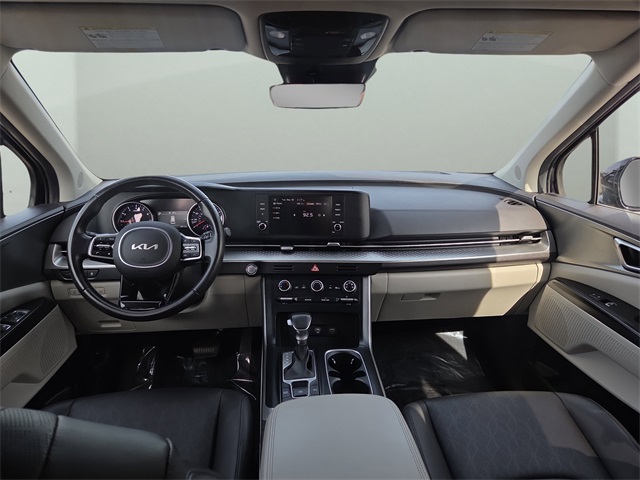 2024 Kia Carnival LX photo 2