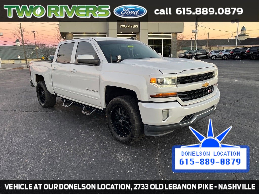 2017 Chevrolet Silverado 1500 LT photo 2