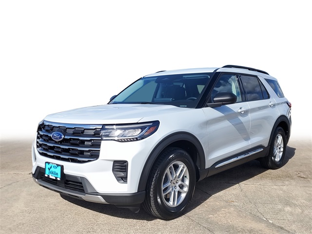 2025 Ford Explorer photo 2