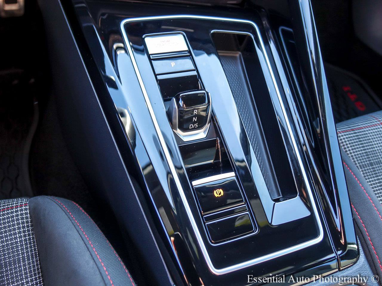 2023 VOLKSWAGEN GOLF GTI - Image 14