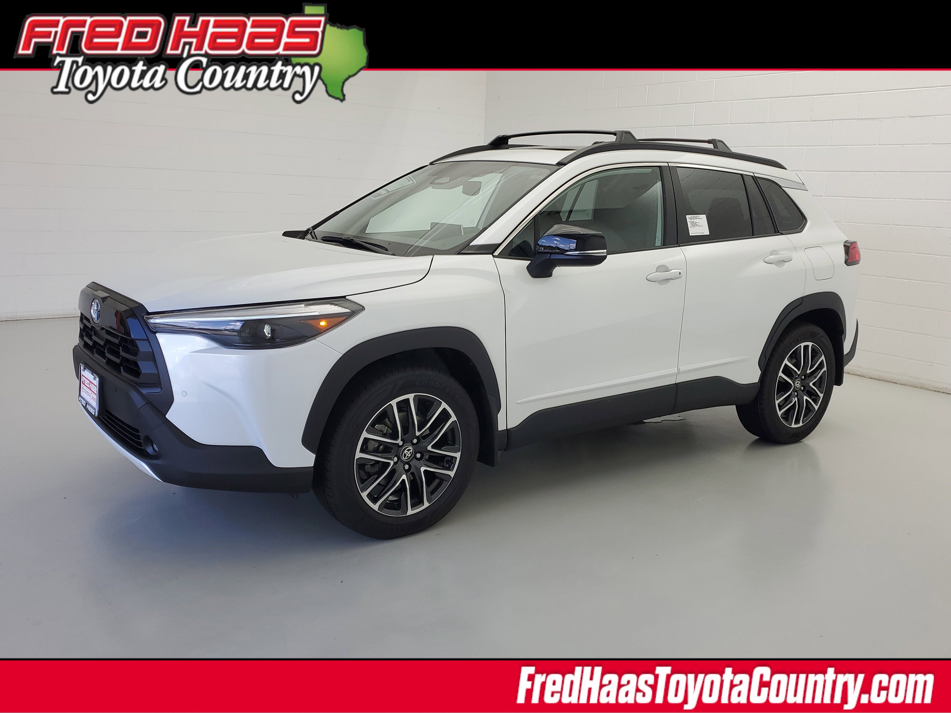 2026 Toyota Corolla Cross XLE's photo