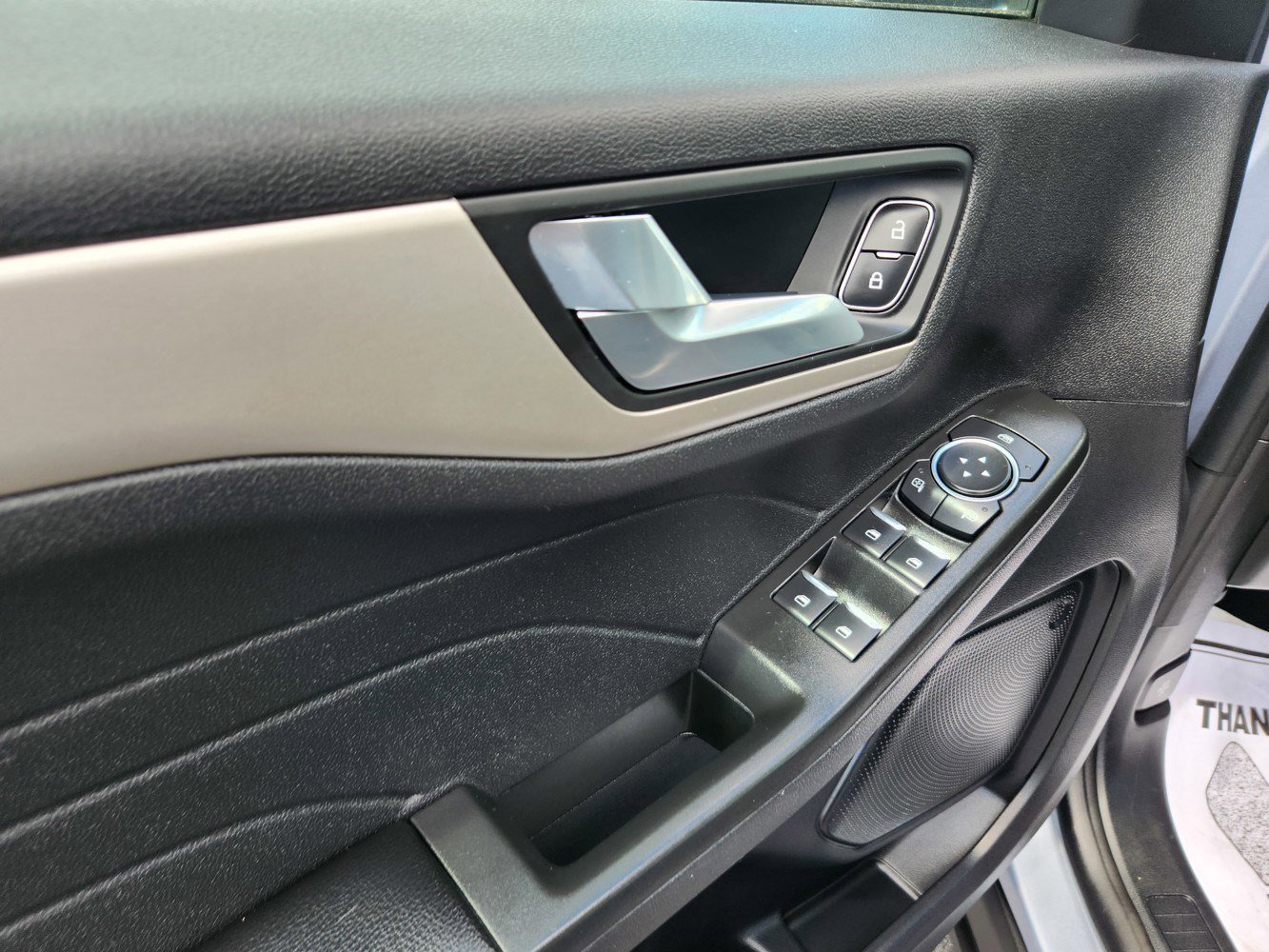2022 Ford Escape SEL photo 35