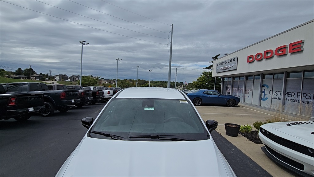 2026 Chrysler Pacifica photo 3