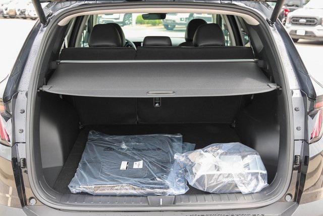 New 2025 Black Hyundai SEL Convenience FWD image 6