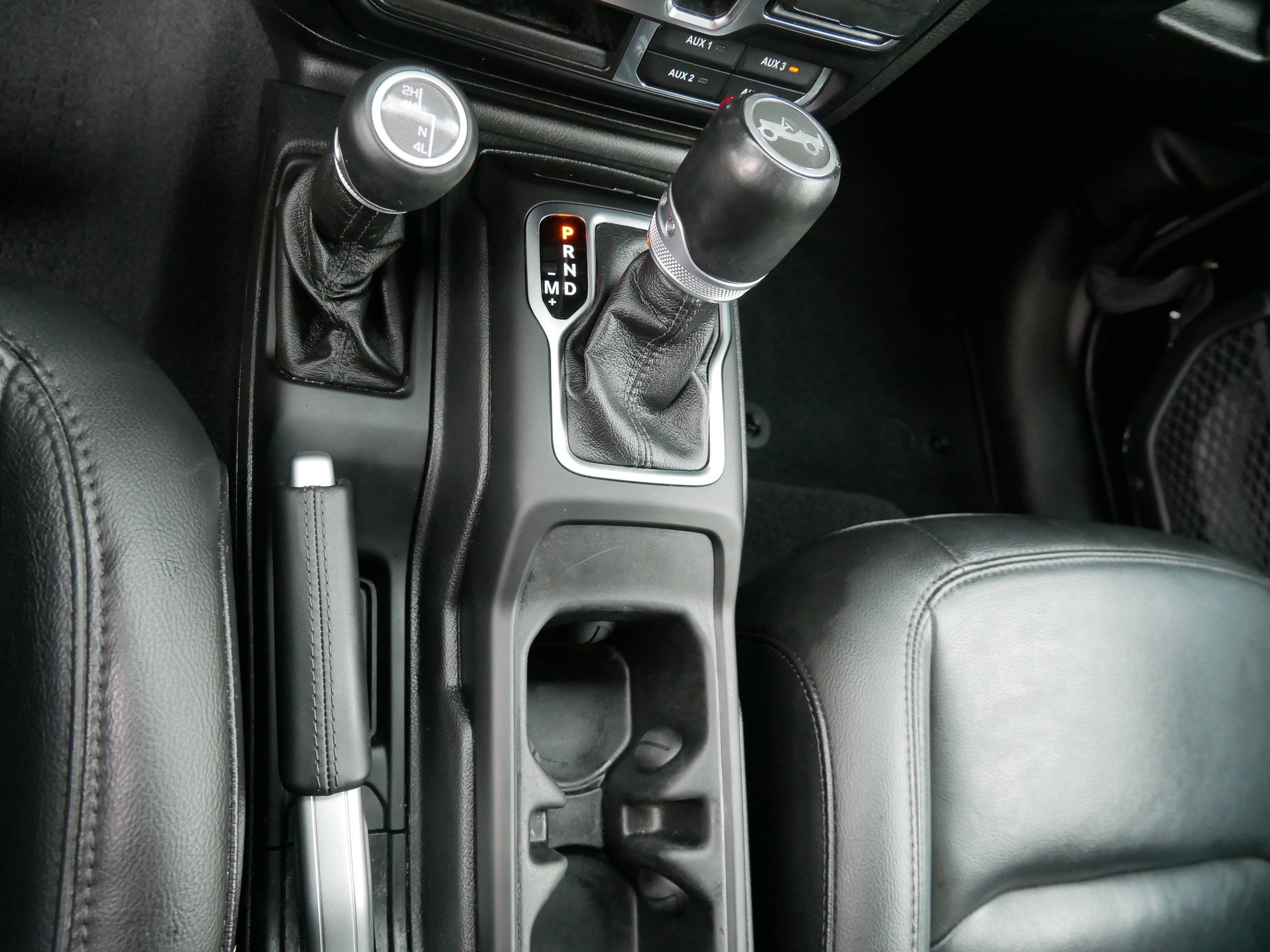 2020 Jeep Wrangler Unlimited Sahara Altitude photo 25