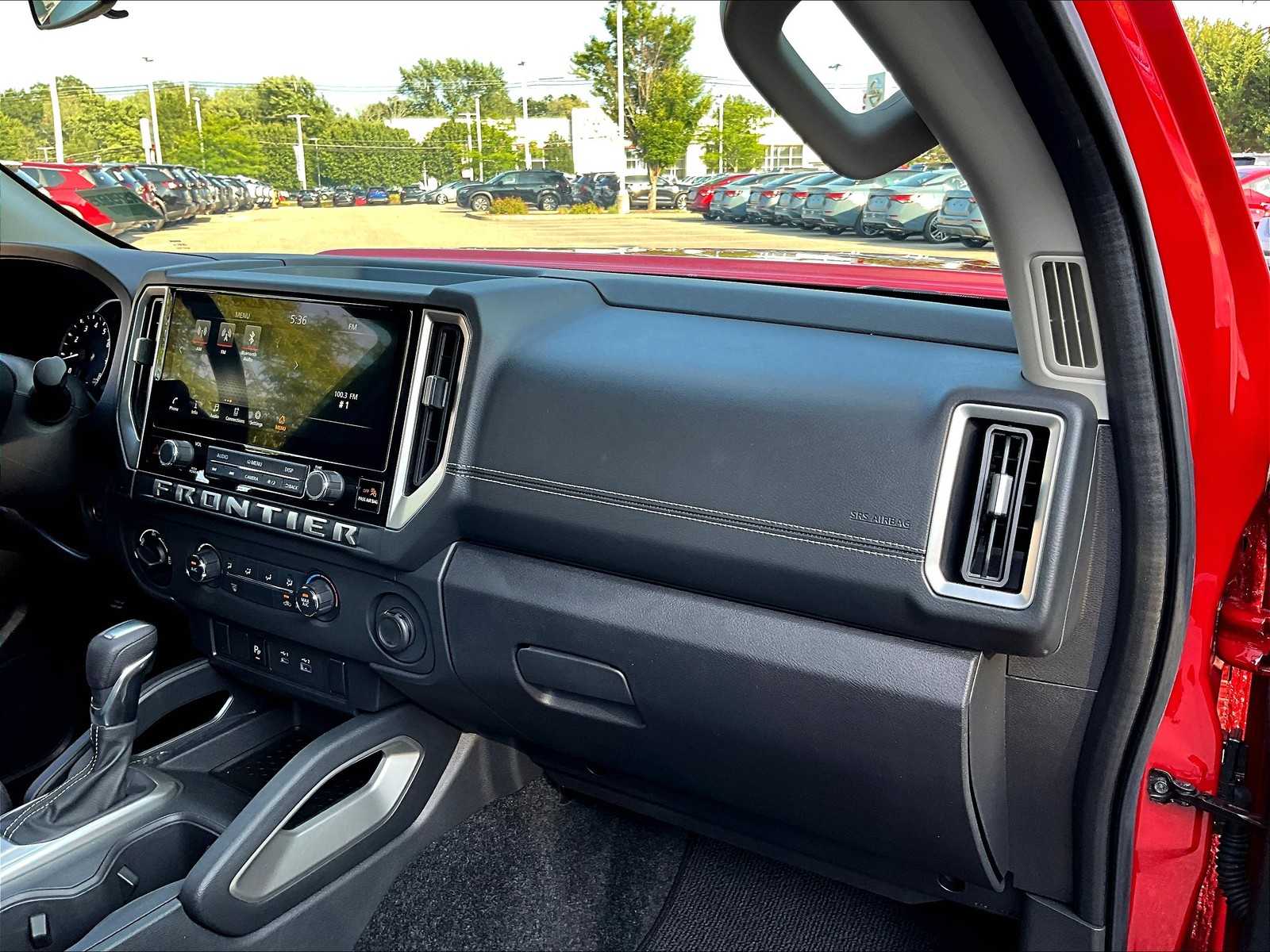 2025 Nissan Frontier SV photo 13