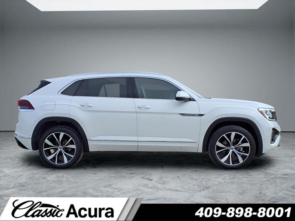 2024 Volkswagen Atlas Cross Sport SEL Premium R-Line photo 2