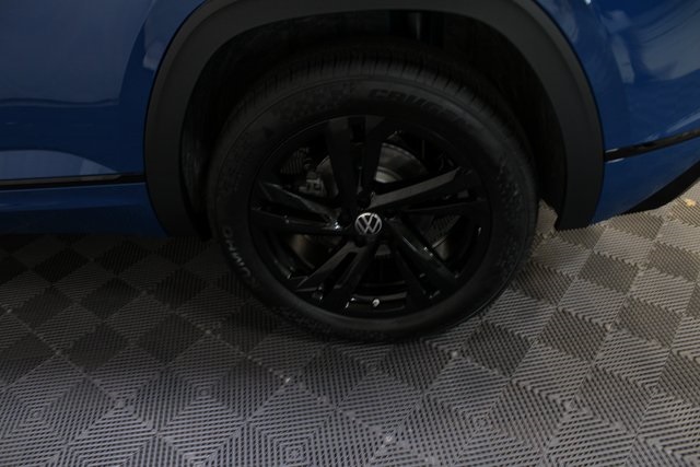 2025 Volkswagen Atlas Cross Sport SEL R-Line photo 21
