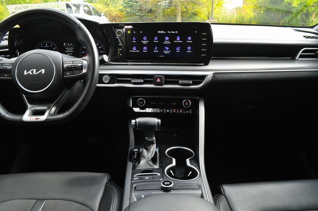 2022 Kia K5 GT-Line photo 17