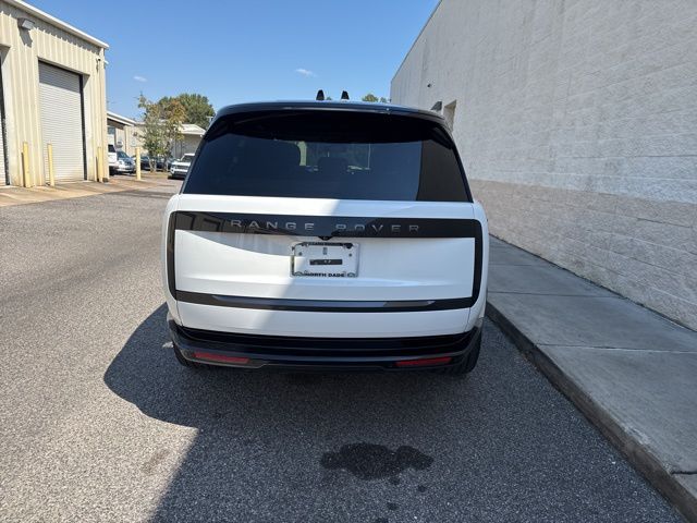 2023 Land Rover Range Rover SE photo 5